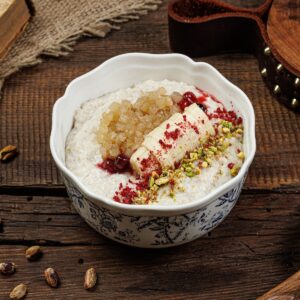 Овсяная каша с грушей, бананом и фисташкой